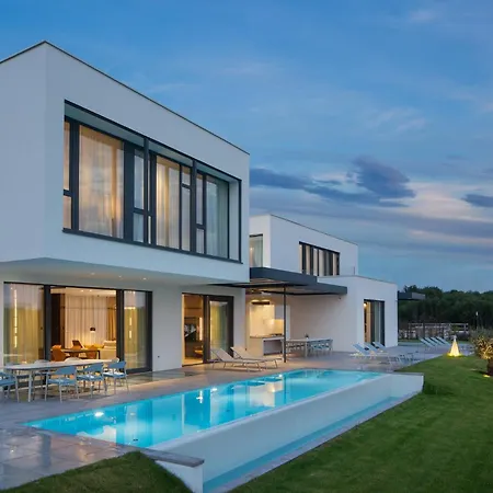 Beautiful Istria 6 Bedrooms Ulca Gold Pool Table & Sauna Vila